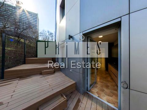 комерційна за адресою Спортивна пл., 6