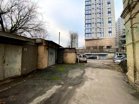 паркомісце за адресою Олеся Гончара вул., 40