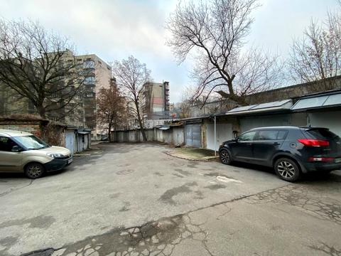 паркомісце за адресою Олеся Гончара вул., 40