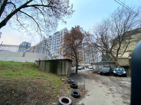 паркомісце за адресою Олеся Гончара вул., 40