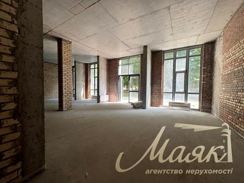 комерційна за адресою Любомира Гузара просп. (Космонавта Комарова), 15