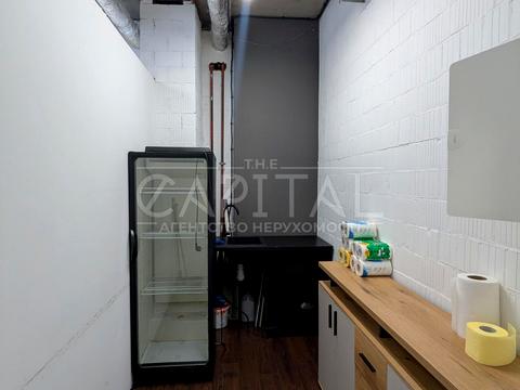 комерційна за адресою Предславинська вул., 57