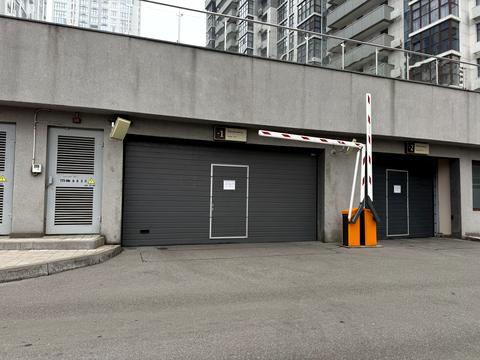 паркомісце за адресою Андрія Верхогляда вул. (Михайла Драгомирова), 15 г