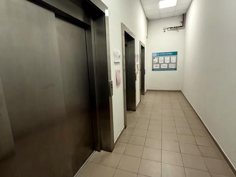 паркомісце за адресою Андрія Верхогляда вул. (Михайла Драгомирова), 15 г