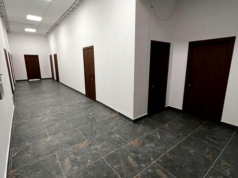 комерційна за адресою Межигірська вул., 87а