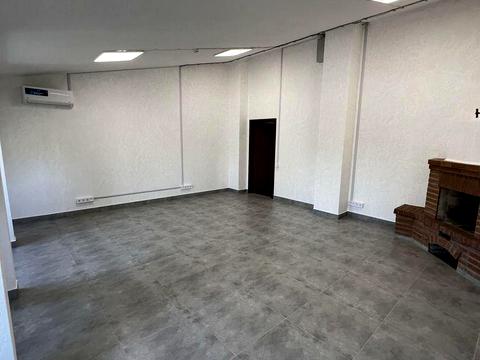 комерційна за адресою Межигірська вул., 87а