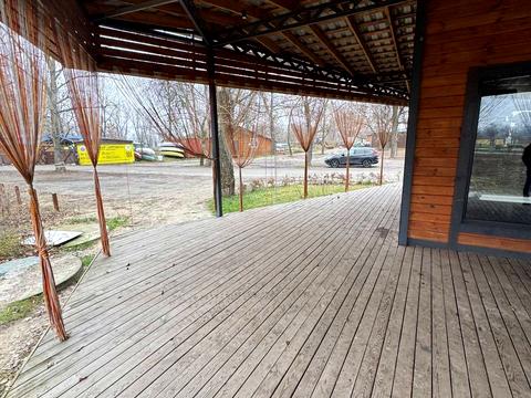 комерційна за адресою труханівська, 1