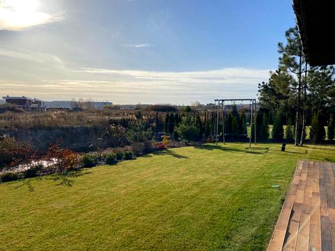 будинок за адресою Набережна вул.