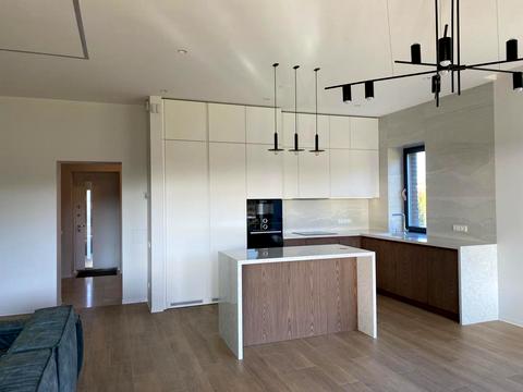 будинок за адресою Набережна вул.