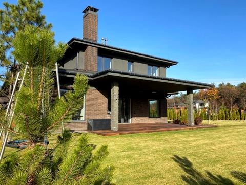 будинок за адресою Набережна вул.