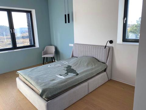 будинок за адресою Набережна вул.