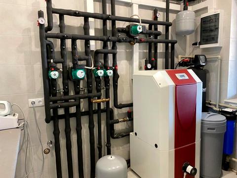 будинок за адресою Набережна вул.