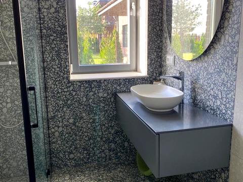 будинок за адресою Набережна вул.