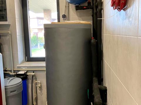 будинок за адресою Набережна вул.