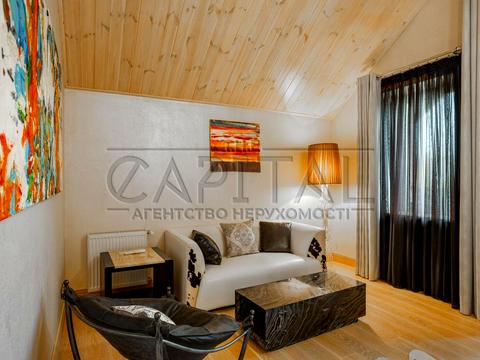 будинок за адресою с. Плюти, світанкова