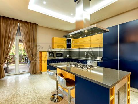 будинок за адресою с. Плюти, світанкова