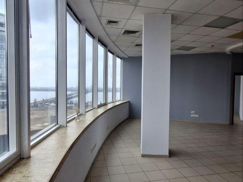 комерційна за адресою Королеви Єлизавети ІІ вул. (Глинки), 2