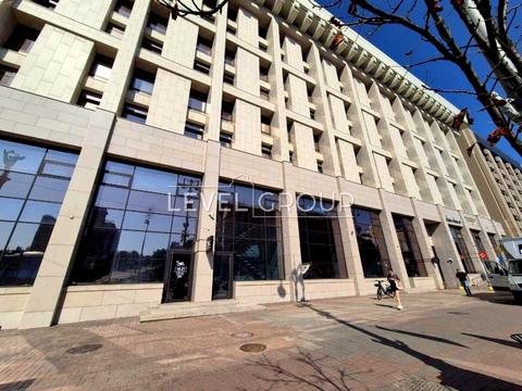 комерційна за адресою майдан Незалежності пл., 2