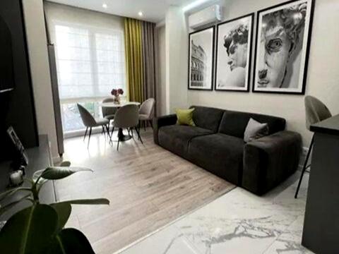 квартира за адресою Михайла Максимовича вул. (Онуфрія Трутенка), 28-Д