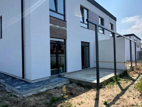 будинок за адресою Інелли Огнєвої, 4