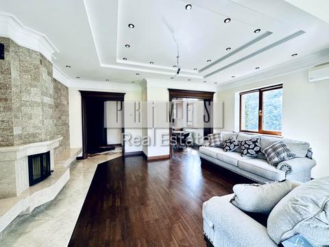 будинок за адресою Молодіжна вул.