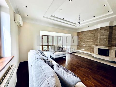 будинок за адресою Молодіжна вул.