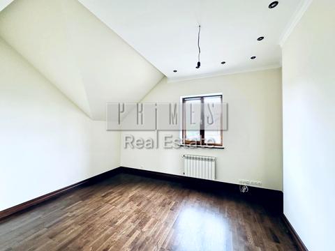 будинок за адресою Молодіжна вул.