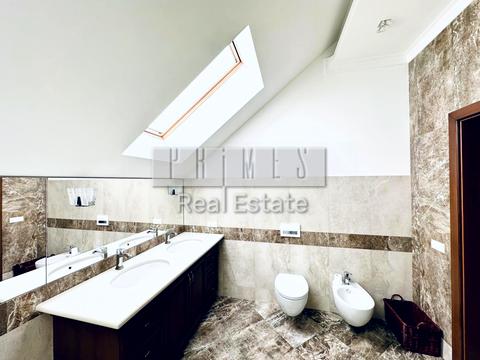 будинок за адресою Молодіжна вул.