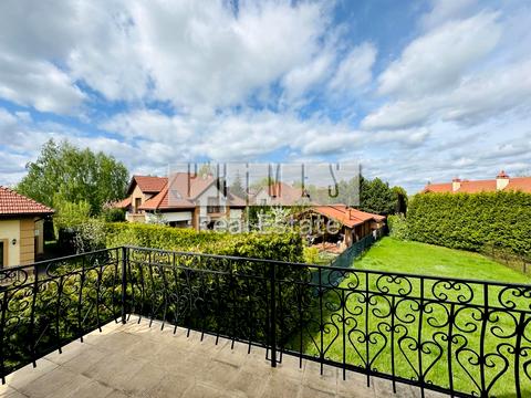 будинок за адресою Молодіжна вул.