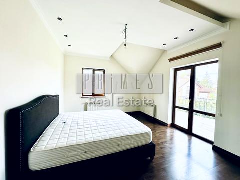 будинок за адресою Молодіжна вул.