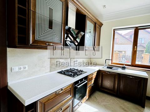 будинок за адресою Молодіжна вул.