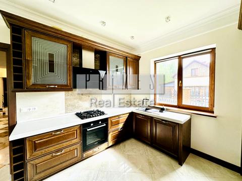 будинок за адресою Молодіжна вул.