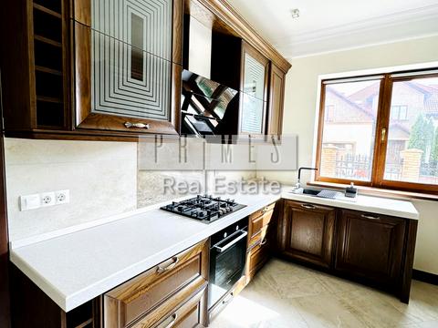 будинок за адресою Молодіжна вул.