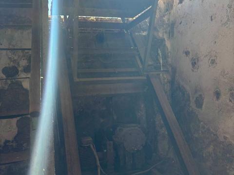 комерційна за адресою Залізничників вул., 5