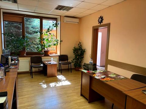 комерційна за адресою Залізничників вул., 5