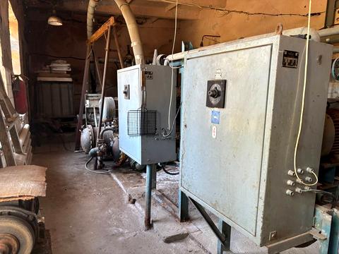 комерційна за адресою Залізничників вул., 5