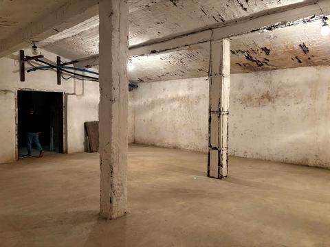 комерційна за адресою Залізничників вул., 5