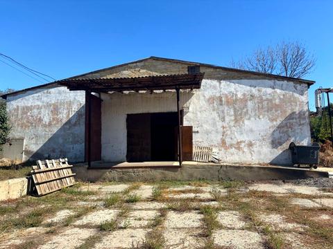 комерційна за адресою Залізничників вул., 5