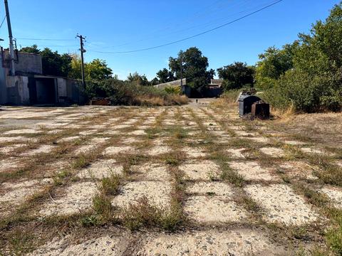 комерційна за адресою Залізничників вул., 5