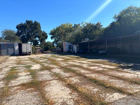 комерційна за адресою Залізничників вул., 5