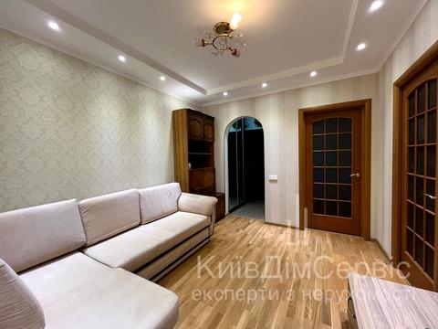 квартира за адресою Ревуцького вул., 18