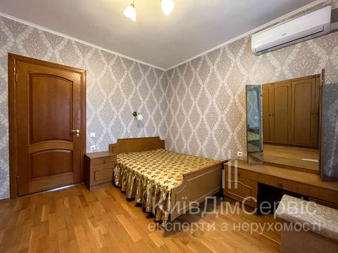 квартира за адресою Ревуцького вул., 18