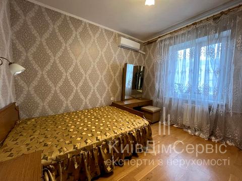 квартира за адресою Ревуцького вул., 18