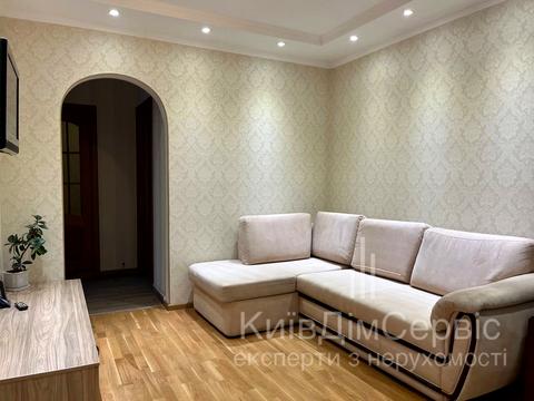 квартира за адресою Ревуцького вул., 18