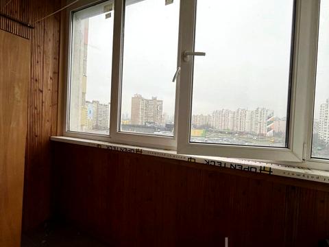 квартира за адресою Ревуцького вул., 18