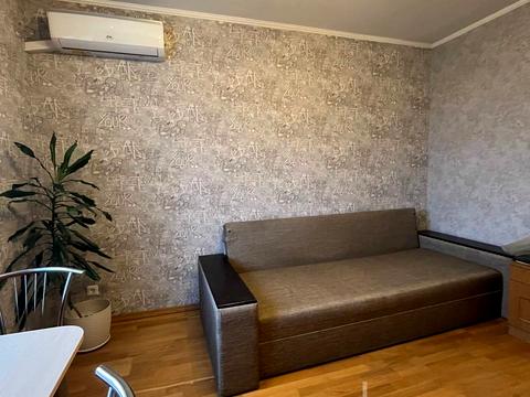 квартира за адресою Ревуцького вул., 18