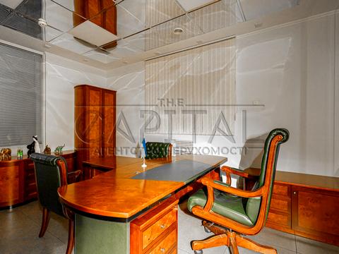 комерційна за адресою Рибальська вул., 13