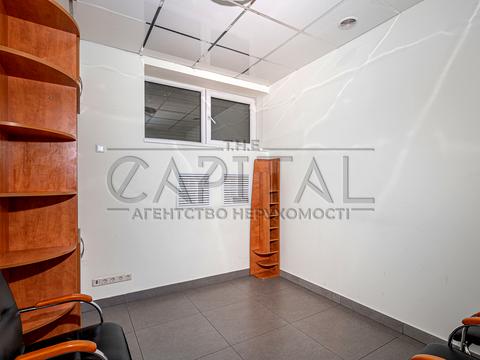 комерційна за адресою Рибальська вул., 13