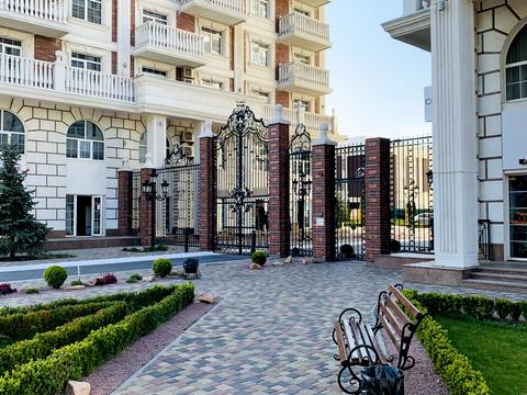 квартира за адресою Михайла Максимовича вул. (Онуфрія Трутенка), (Будинок «Віндзор»)