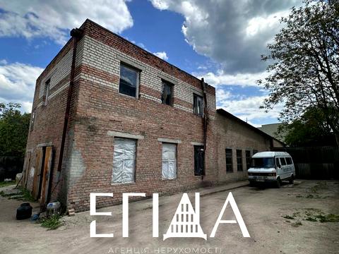 комерційна за адресою Леоніда Каденюка вул. (Пацаєва), 21